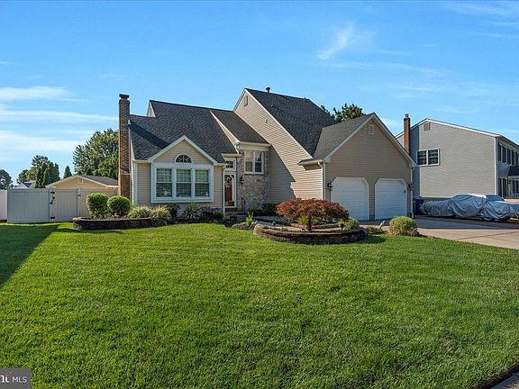 4th image of 14 Abbotsford Dr