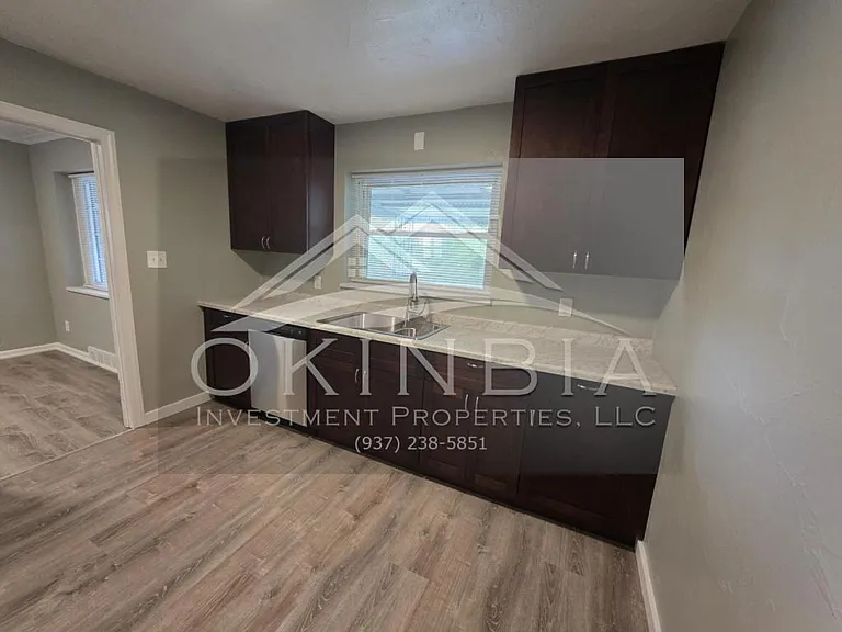 2815 Oxford Ave — Photo 9