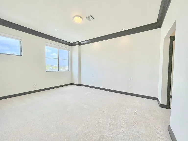 1110 Glenville Dr — Photo 8