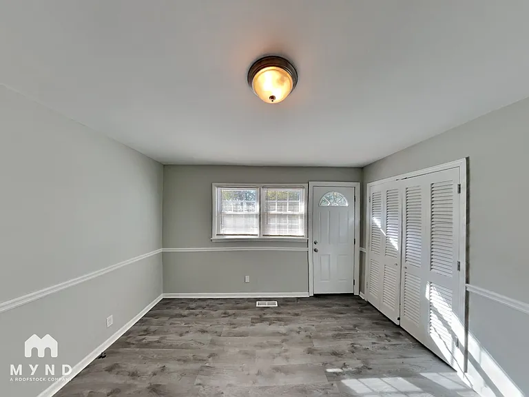 6220 Leslie Dr — Photo 10