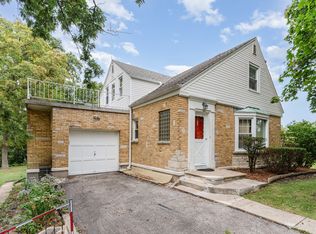 110 Homestead Dr, Wood Dale, IL 60191