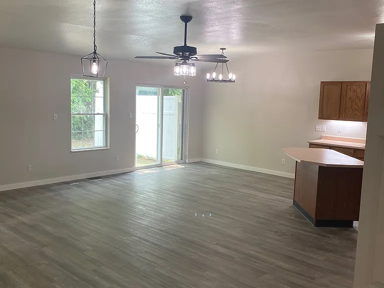 4866 Richmond Dr — Photo 28