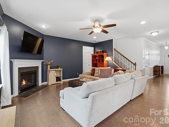 5th image of 3061 Carriage Oak Way