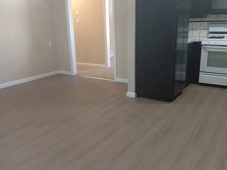 551 Auburn St — Photo 9