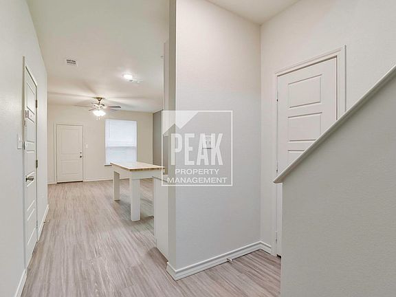 3rd image of 3319 Brambleton Hill Pl