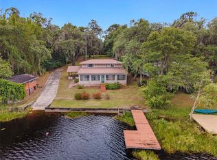 142 Lake Winnott Rd, Hawthorne, FL 32640