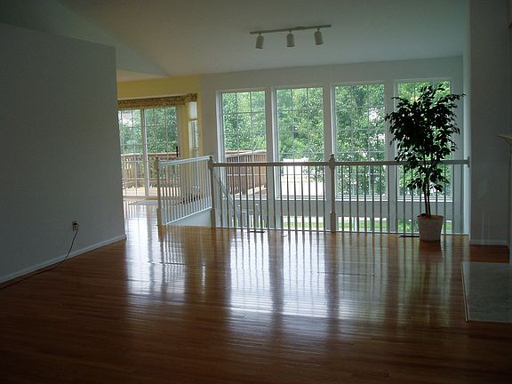 2nd image of 925 Forder Crossing Dr