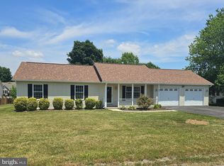 205 Jamestown Dr, Falling Waters, WV 25419