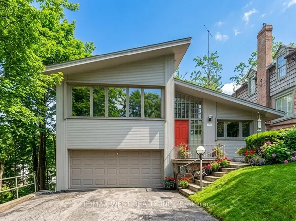 47 Saint Georges Rd, Toronto, ON M9A 3T2