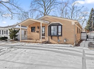 5949 Fenton St, Dearborn Heights, MI 48127