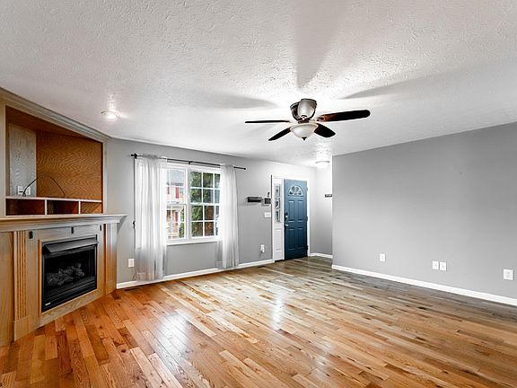 4th image of 266 Donna Ave