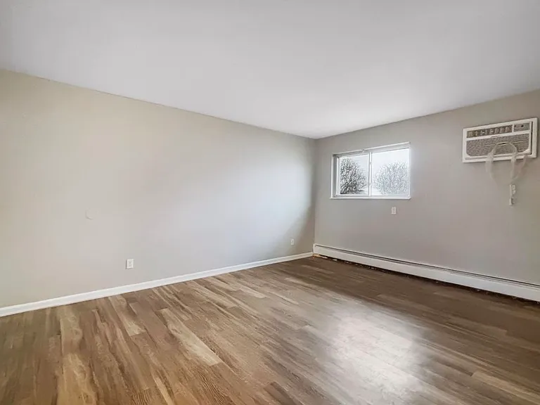 2022 Porter St SW #10 — Photo 3