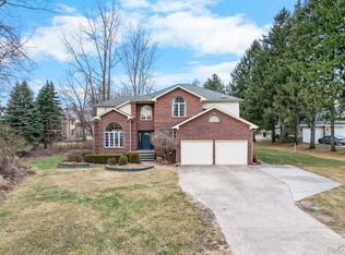 11193 Chicago Rd, Warren, MI 48093