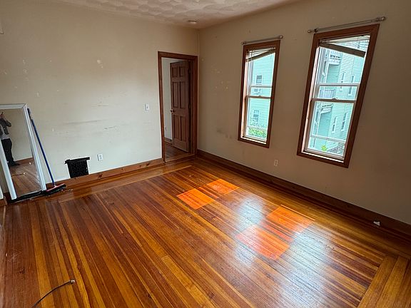 5th image of 9 Mayberry Ave #2