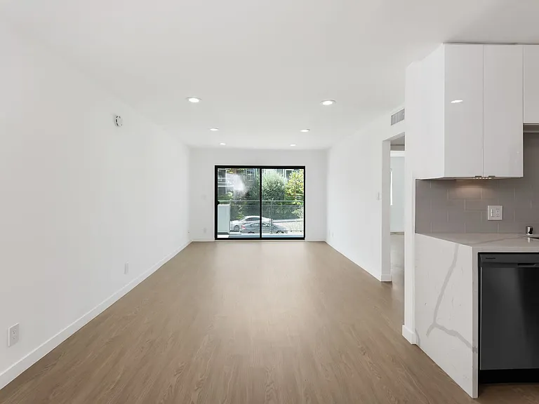 1546 Bundy Drive — Photo 11