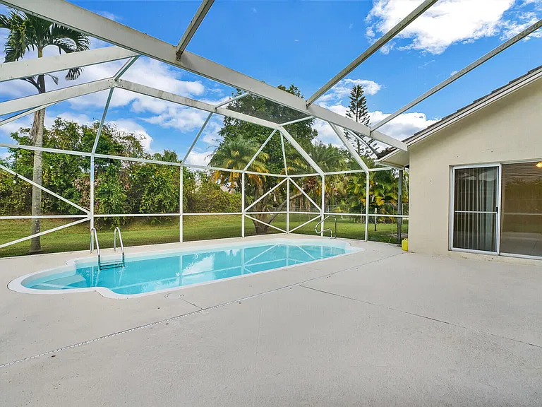 10567 Paso Fino Dr — Photo 35