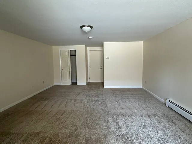 2060 Warwick Ave #2 — Photo 4