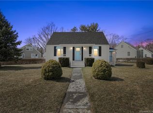 205 Meadowside Rd, Milford, CT 06460