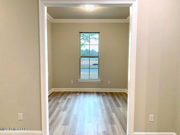5th image of 10299 Patrick Dr