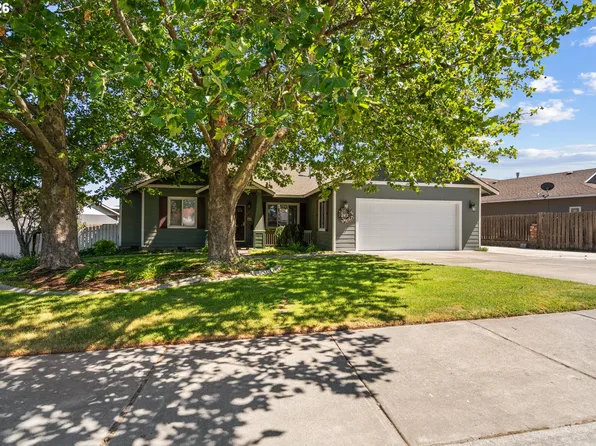 2433 Curlew St, Umatilla, OR 97882