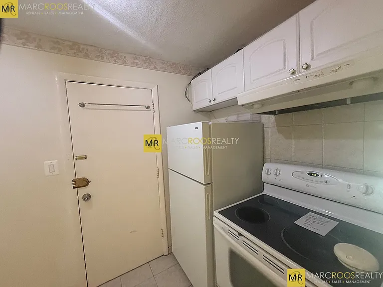 1030 Bennington St #5 — Photo 3