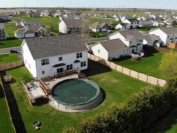 2nd image of 871 Prairie Lily Ln