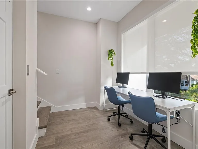623 Petit Way — Photo 23