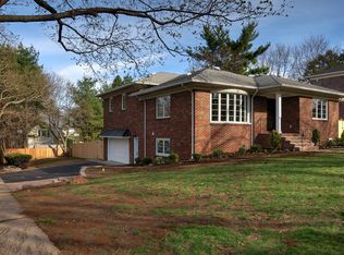 585 Ridgewood Ave, Glen Ridge, NJ 07028