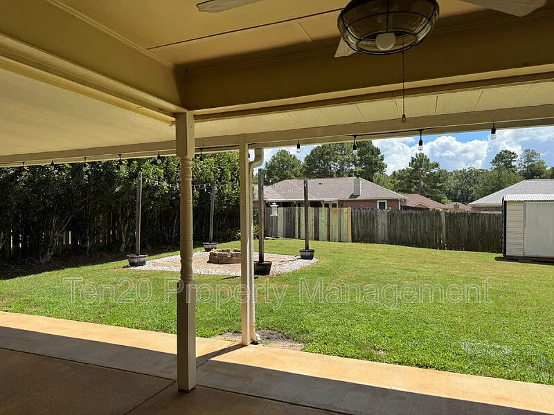 3 bed, 2.0 bath, 1897 sqft, $2,100 — Photo 3