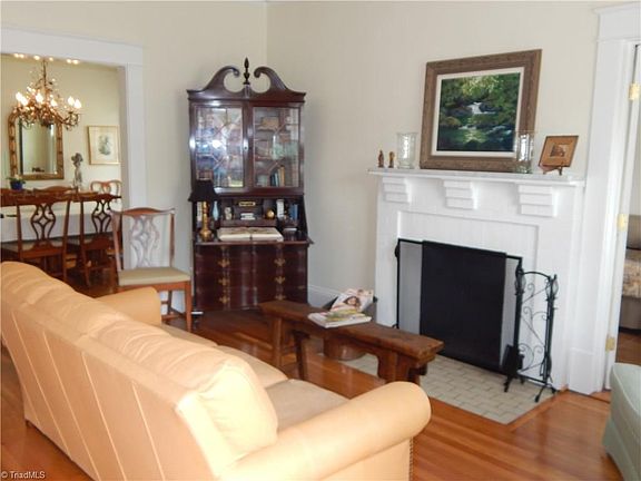 3rd image of 2410 Wright Ave