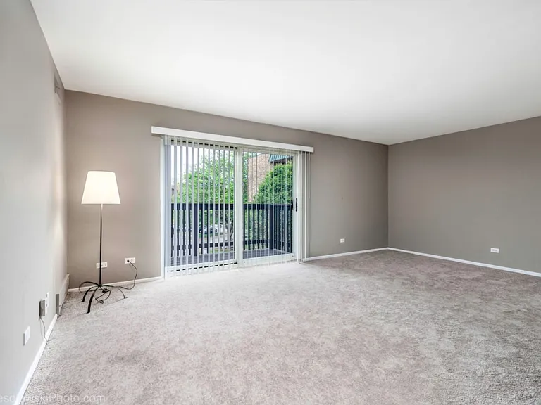 675 Grove Ter #304 — Photo 8