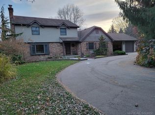 5665 Crofoot Rd, Howell, MI 48843