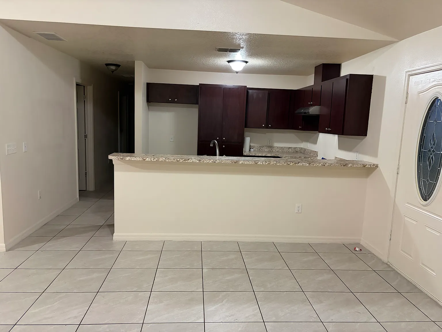 4 bed, $2,200 — Photo 2