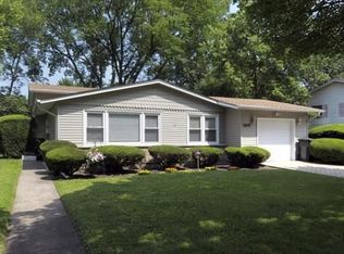 1105 N Greenfield Ln, Mount Prospect, IL
