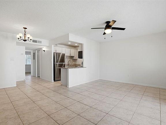 5th image of 359 S McMullen Booth Rd APT 122
