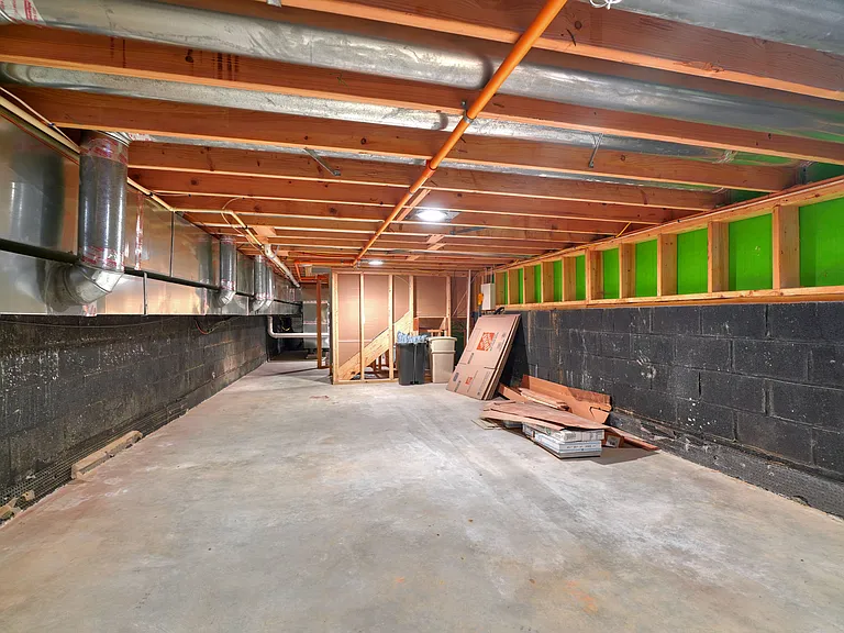 64 E Heath St — Photo 24