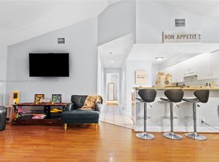 18810 NW 57th Ave APT 304, Hialeah, FL 33015