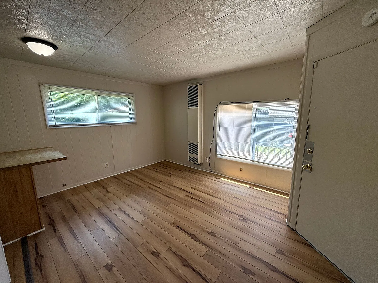 Steward Ave 529 — Photo 3