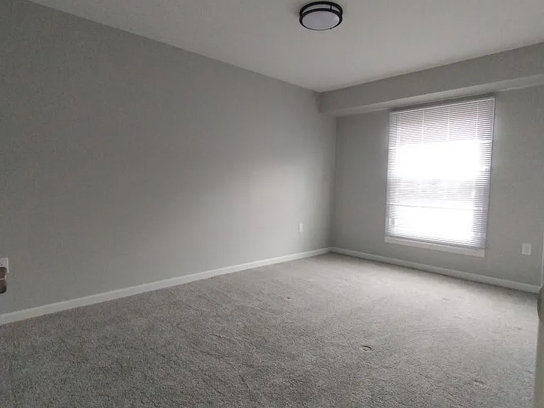 11 Robert Dr — Photo 10