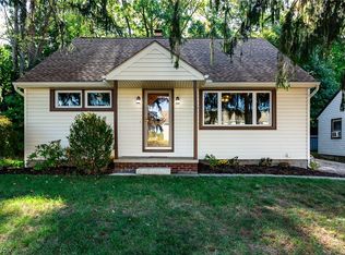 2798 Springfield Lake Dr, Akron, OH 44312