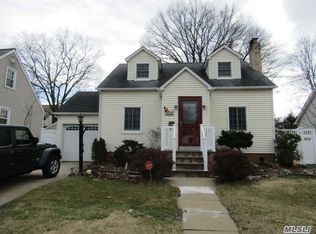 429 Sigmond St, Freeport, NY