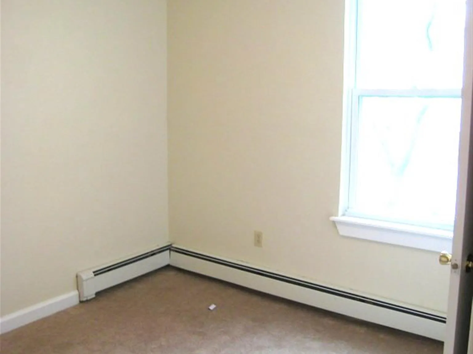 2 bed, 825 sqft, $3,300 — Photo 4