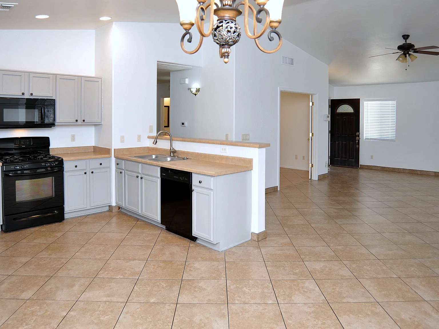4 bed, 1538 sqft, $1,695 — Photo 4