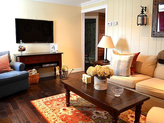 Gorgeous Hardwood Flrs