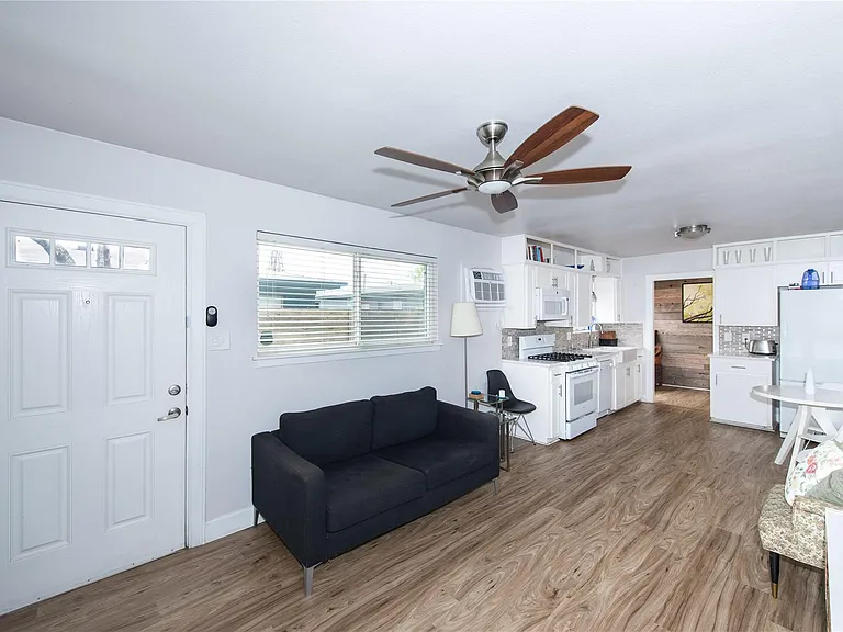 1715 Taylor Gaines St #A — Photo 3