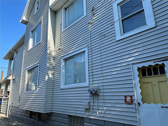 3rd image of 4266 E 131st St