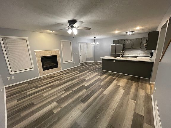 4th image of 1100 Henry St #A