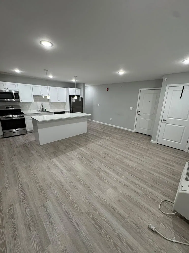 2 bed, $2,045 — Photo 4