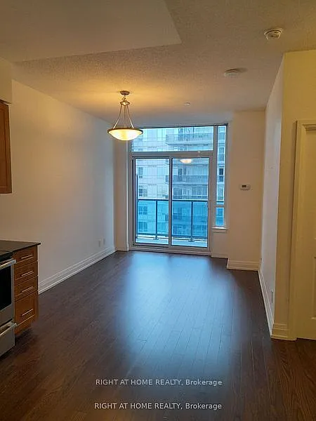 Building Photo - 7165 Yonge St #832