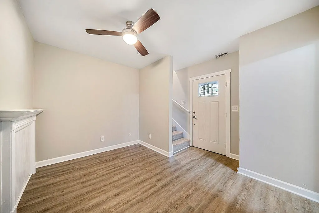 600 Frasier Street SouthEast - 1 — Photo 3